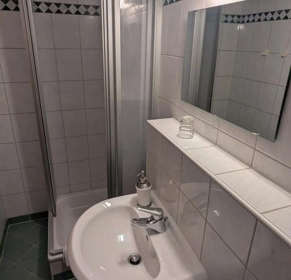 Dorfgasthof Zur Rose Obereisenheim 0*,