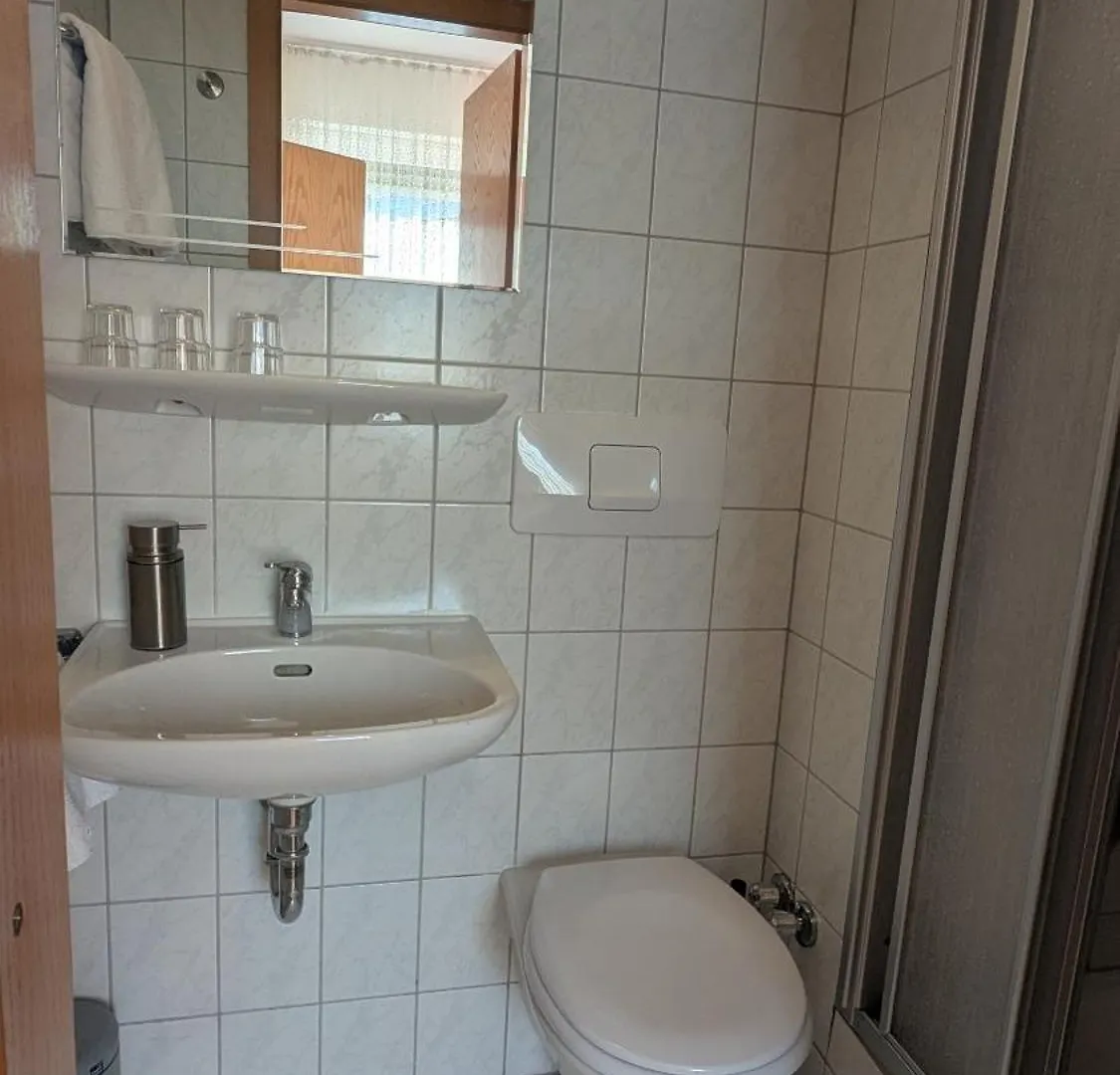 Frühstückspension Dorfgasthof Zur Rose Obereisenheim