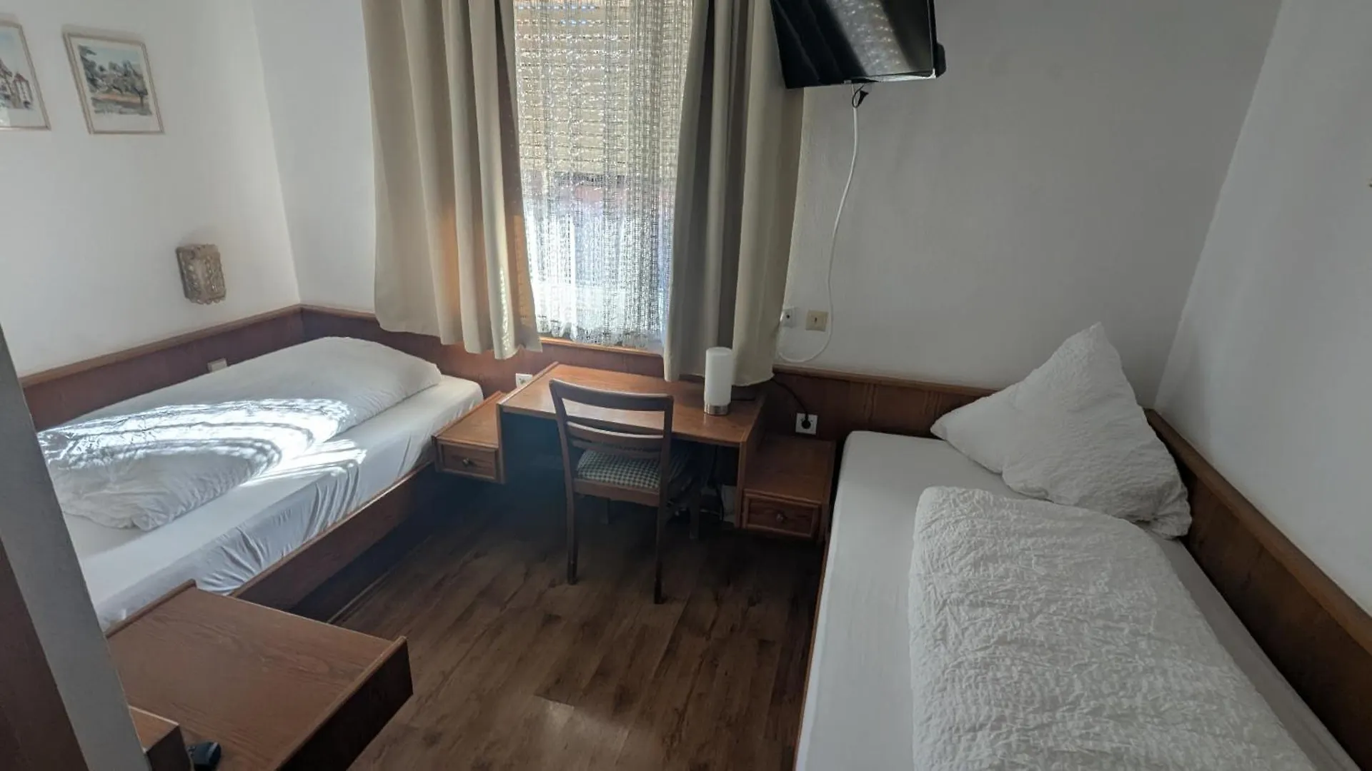 Frühstückspension Dorfgasthof Zur Rose Obereisenheim